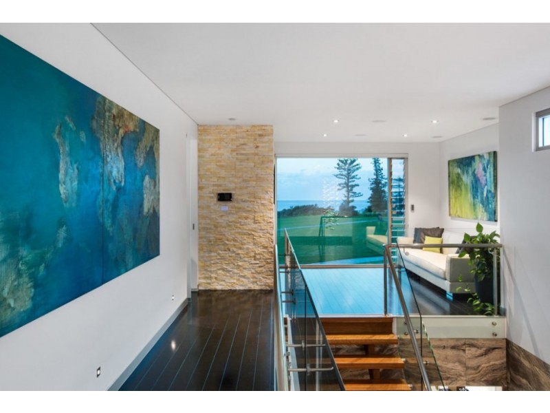 2 Weaver Terrace, Bulli NSW 2516