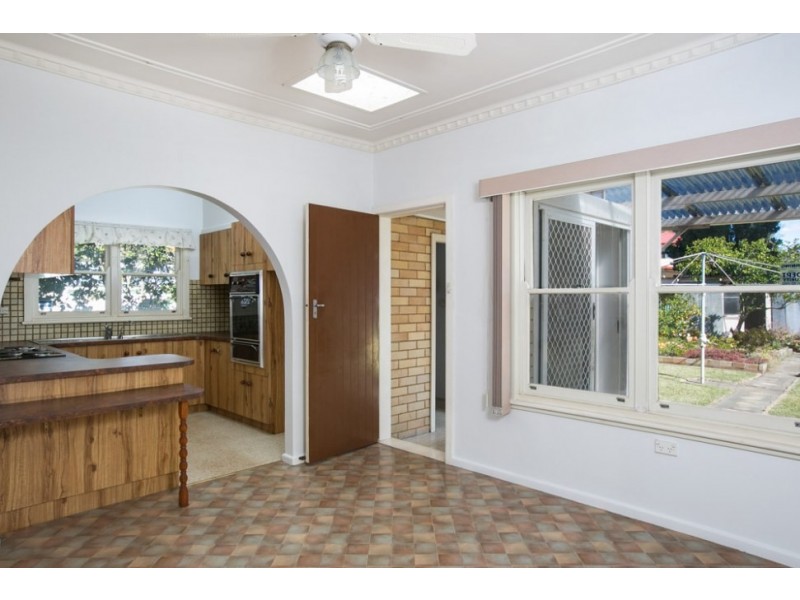 35 Jobson Avenue, Mount Ousley NSW 2519