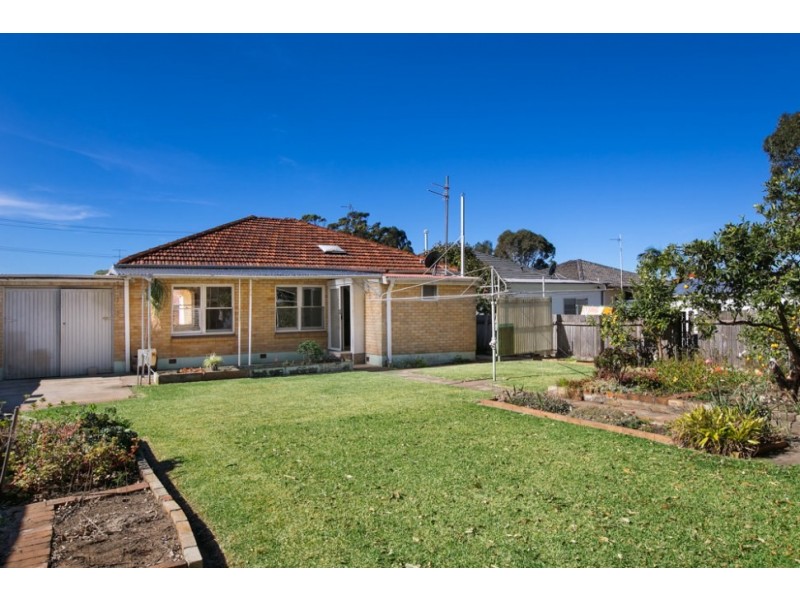 35 Jobson Avenue, Mount Ousley NSW 2519