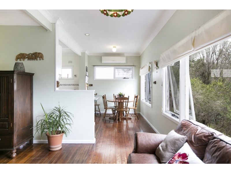 21 Byrarong Avenue, Mangerton NSW 2500