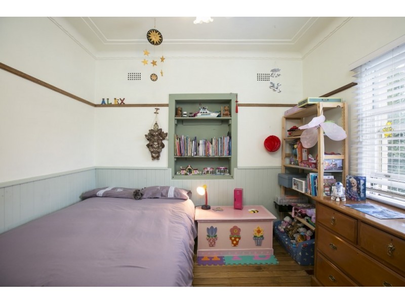 21 Byrarong Avenue, Mangerton NSW 2500