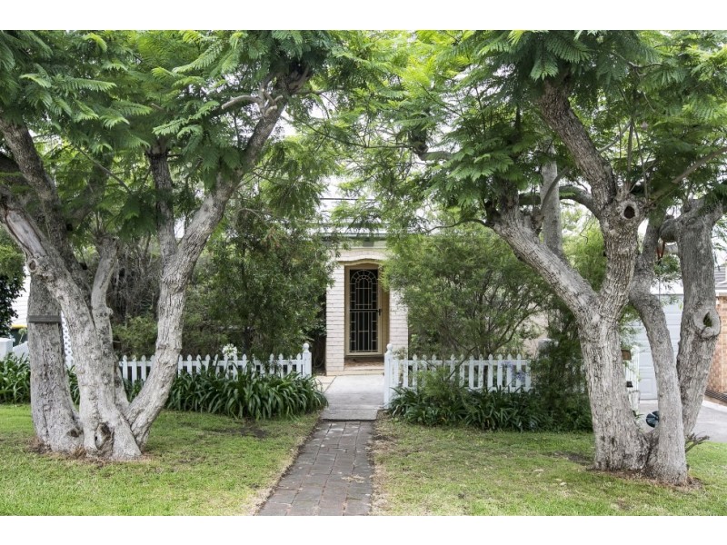 21 Byrarong Avenue, Mangerton NSW 2500