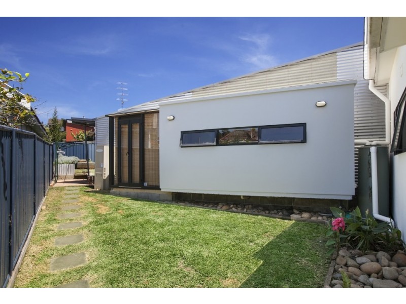 9 Fisher Street, West Wollongong NSW 2500