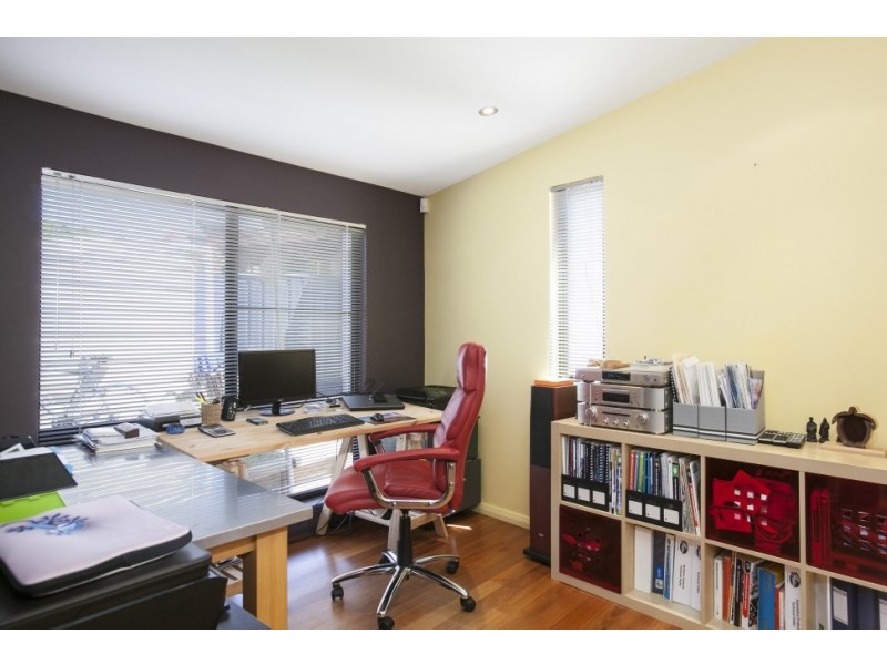 9 Fisher Street, West Wollongong NSW 2500