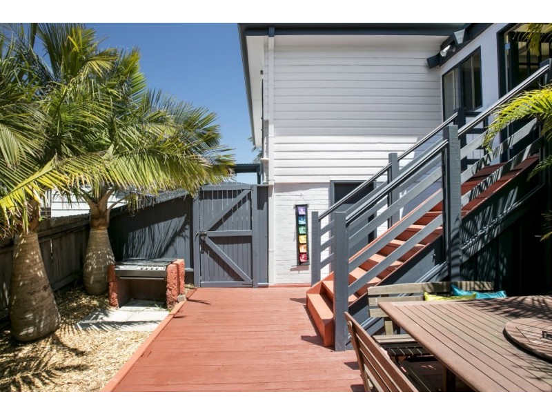 23 Hillcrest Avenue, Woonona NSW 2517