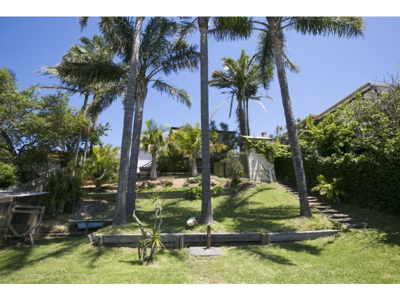 23 Hillcrest Avenue, Woonona NSW 2517