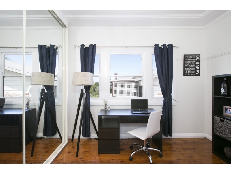 23 Hillcrest Avenue, Woonona NSW 2517