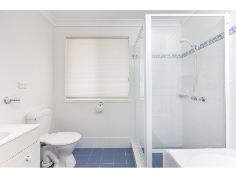 15 Woodside Circuit, Horsley NSW 2530