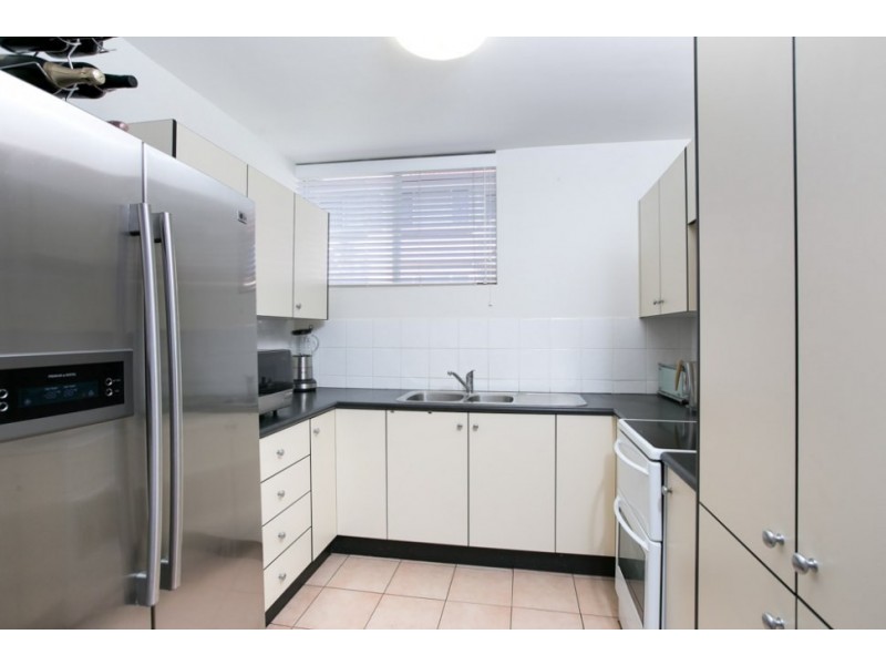 8/21 Heaslip Street, Coniston NSW 2500