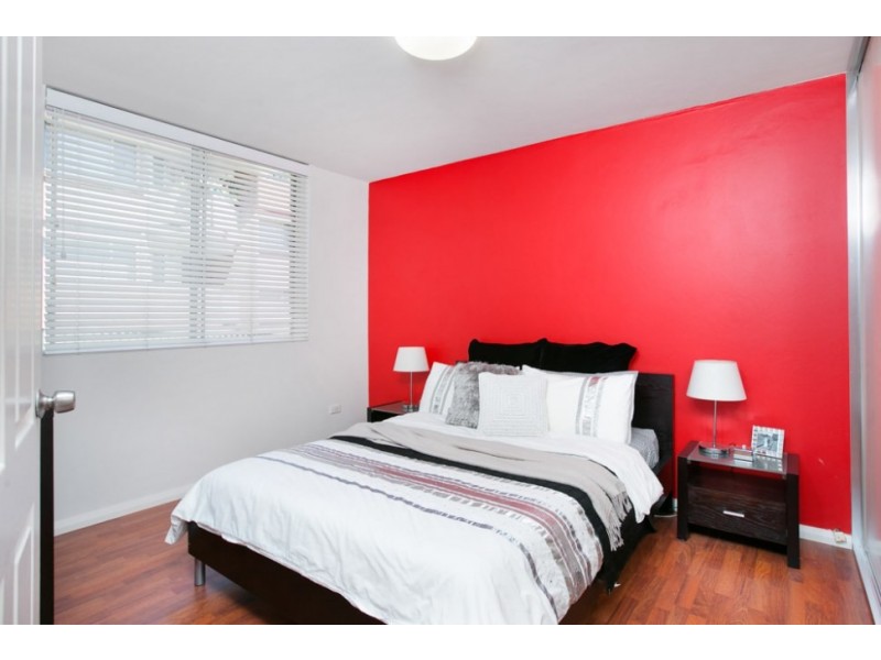 8/21 Heaslip Street, Coniston NSW 2500