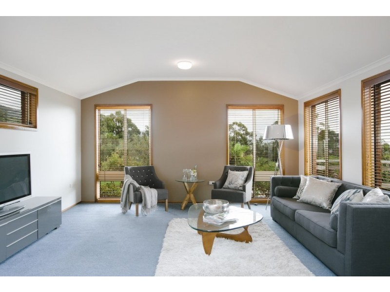 107 Iola Avenue, Farmborough Heights NSW 2526