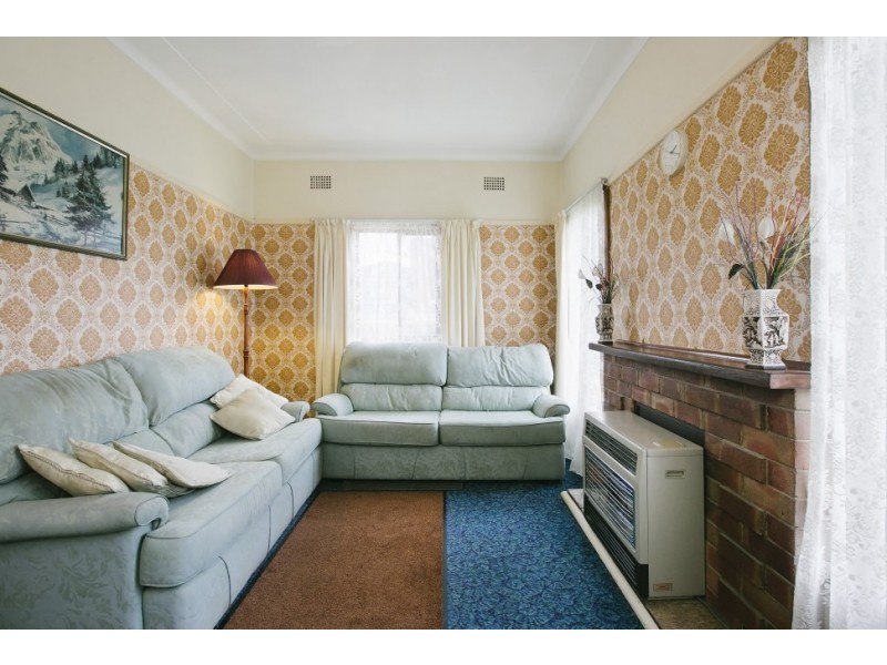 13 Moran Parade, Mount Saint Thomas NSW 2500