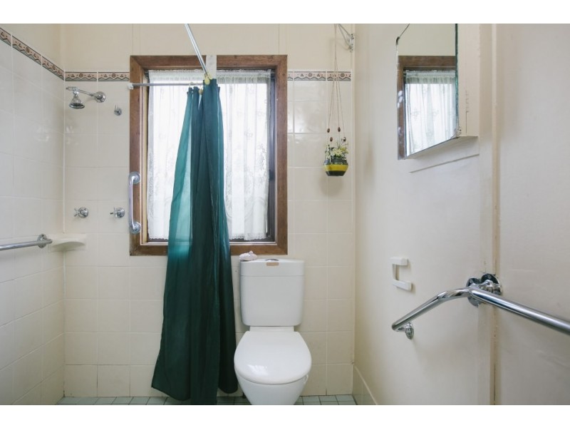 13 Moran Parade, Mount Saint Thomas NSW 2500