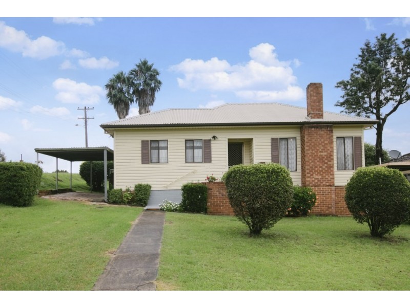 13 Moran Parade, Mount Saint Thomas NSW 2500