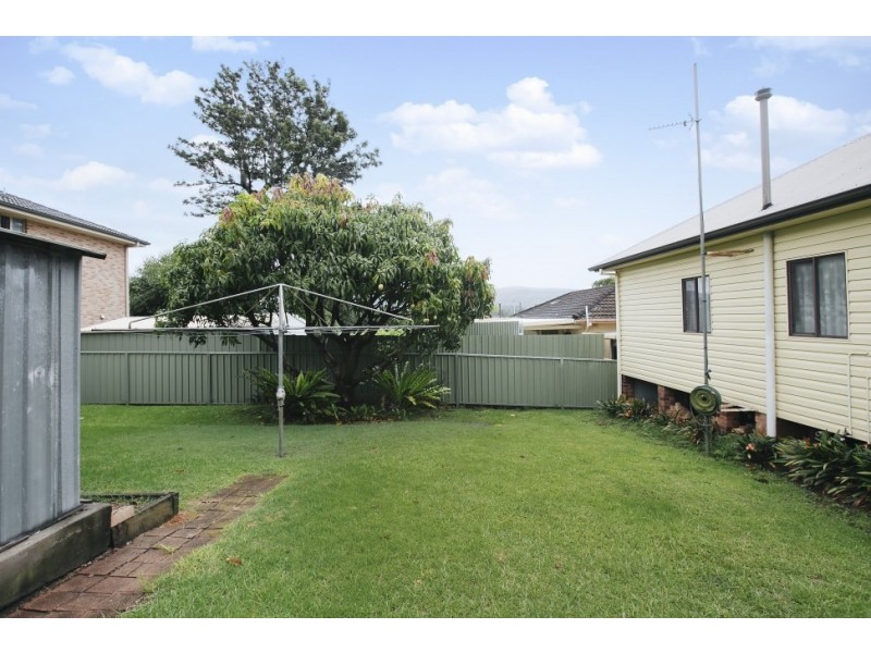 13 Moran Parade, Mount Saint Thomas NSW 2500