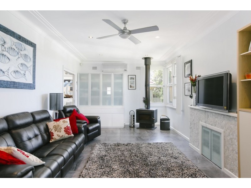 52 Fairy Avenue, Fairy Meadow NSW 2519