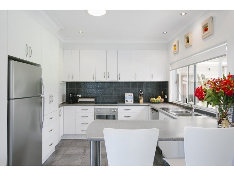 52 Fairy Avenue, Fairy Meadow NSW 2519