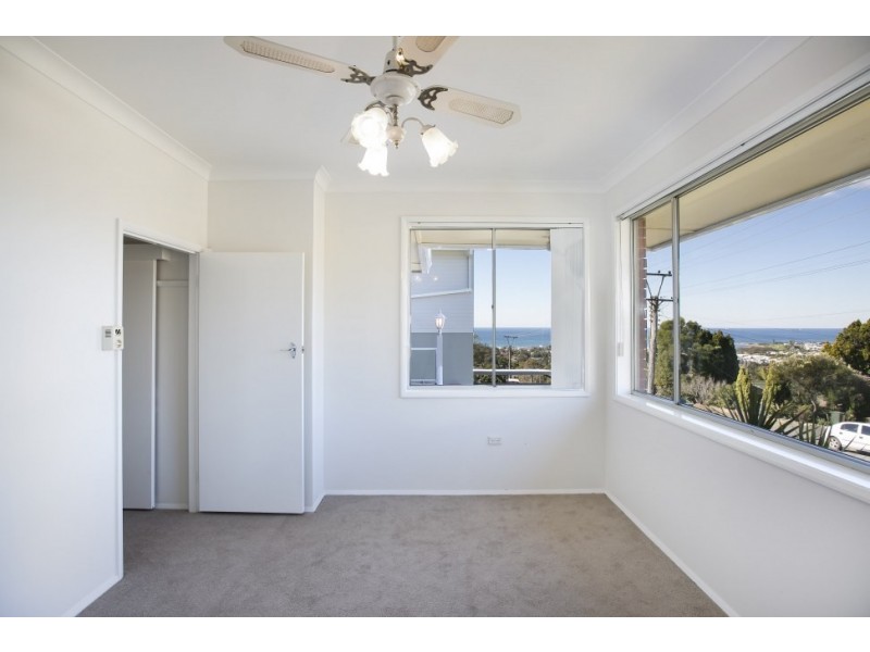 49 Robinsville Crescent, Thirroul NSW 2515