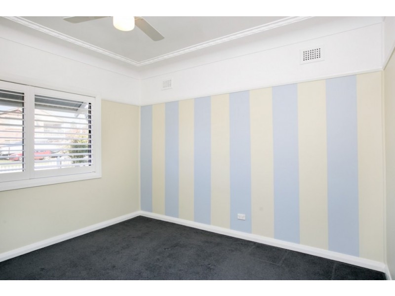 10 Glossop Street, Towradgi NSW 2518