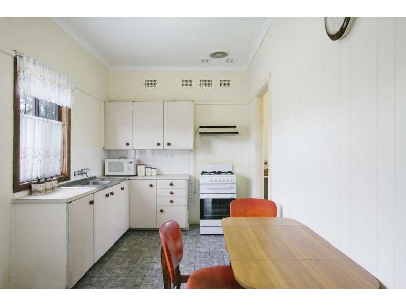 13 Moran Parade, Mount Saint Thomas NSW 2500