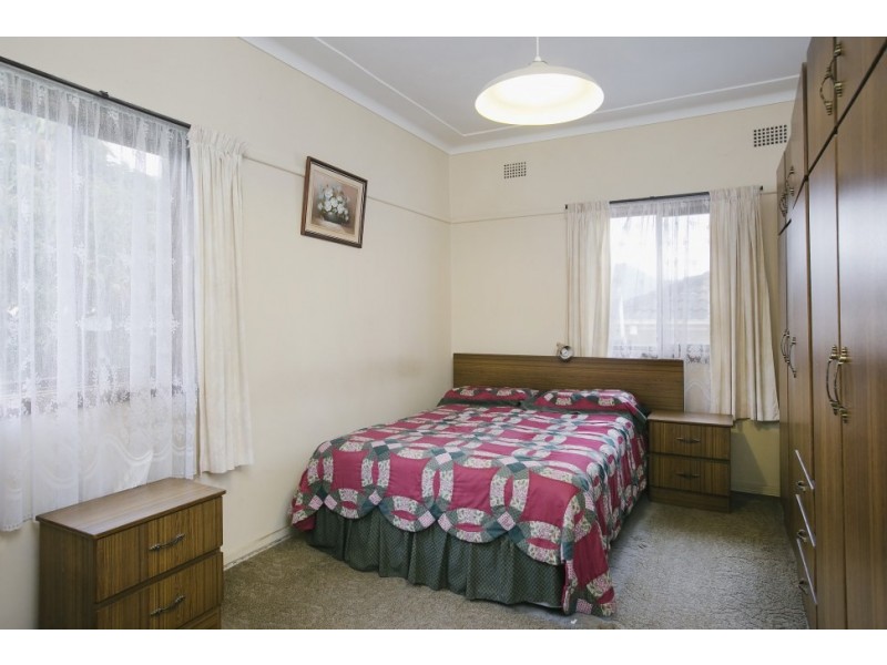 13 Moran Parade, Mount Saint Thomas NSW 2500