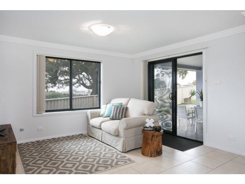 49a Whimbrel Avenue, Lake Heights NSW 2502