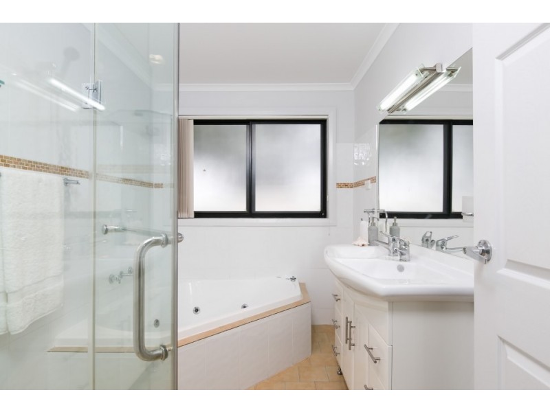 49a Whimbrel Avenue, Lake Heights NSW 2502