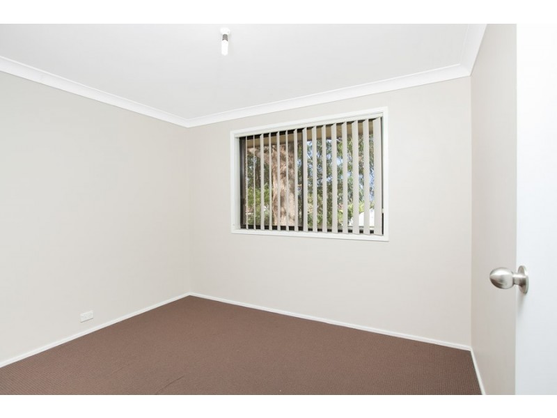 1/37 Kingsley Drive, Lake Heights NSW 2502