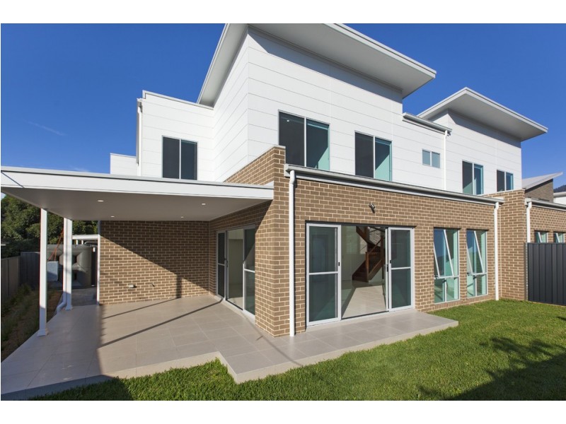 1 & 2/102 Balgownie Road, Balgownie NSW 2519