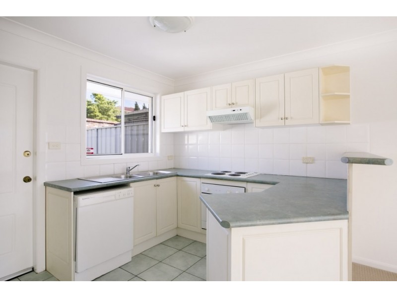 2/23a Ryan Street, Balgownie NSW 2519
