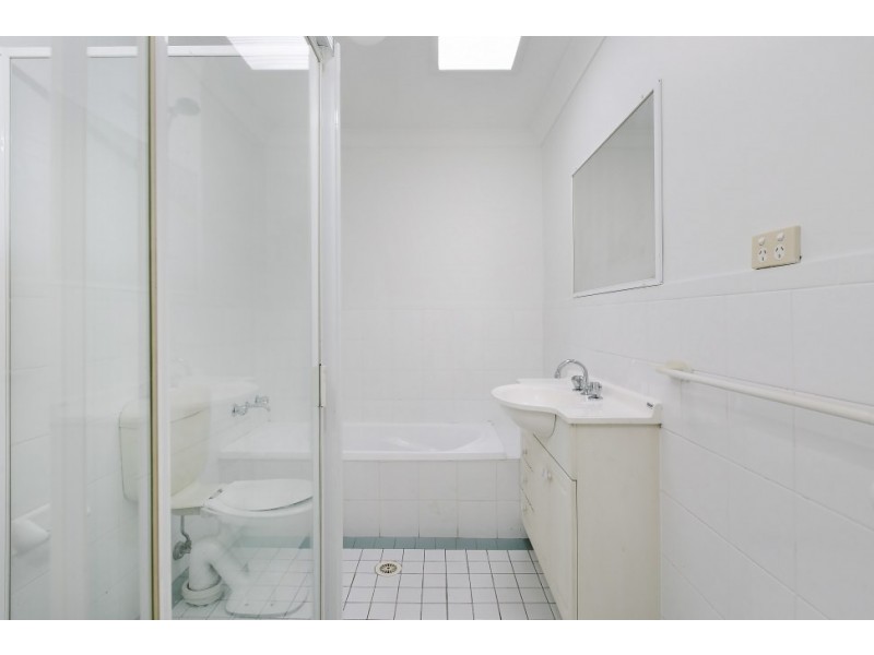 2/23a Ryan Street, Balgownie NSW 2519
