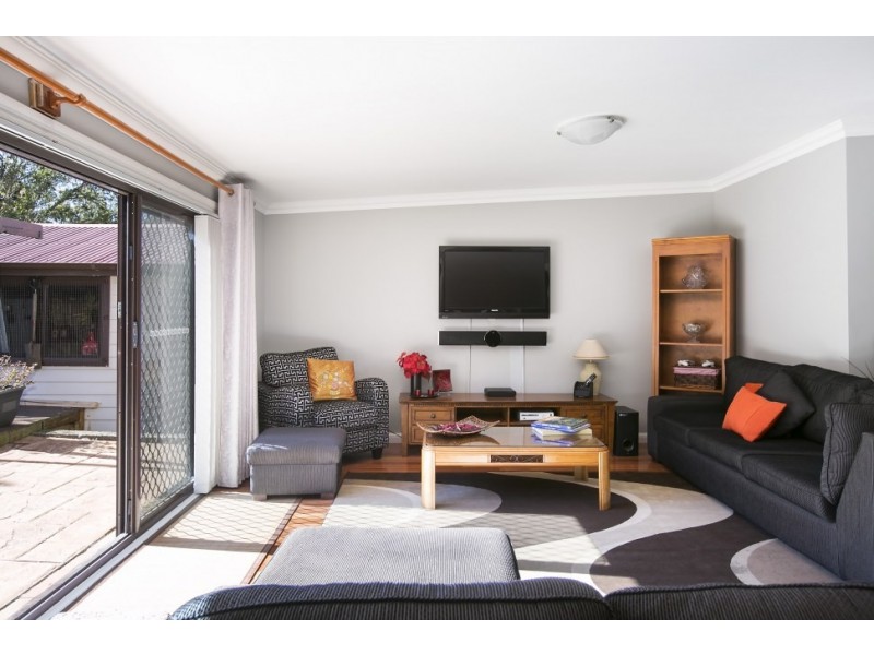 18 Dumfries Avenue, Mount Ousley NSW 2519