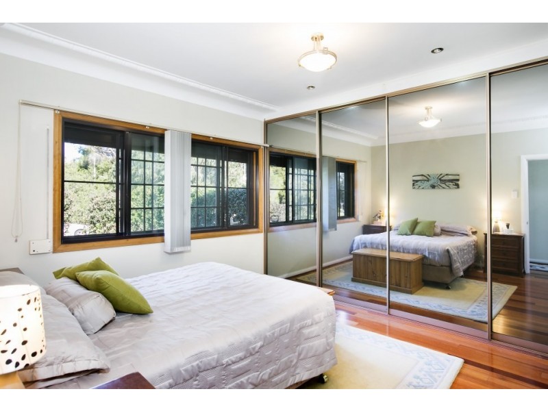 18 Dumfries Avenue, Mount Ousley NSW 2519