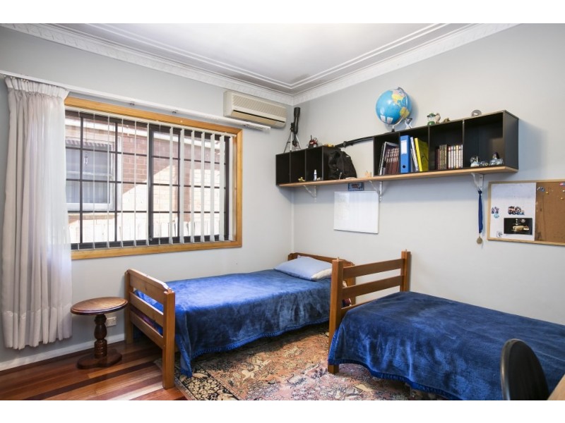 18 Dumfries Avenue, Mount Ousley NSW 2519