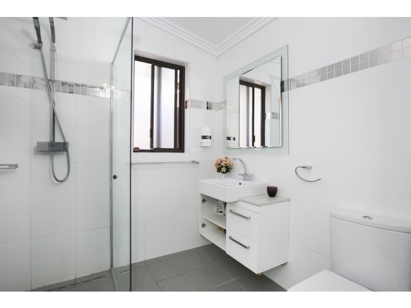 18 Dumfries Avenue, Mount Ousley NSW 2519