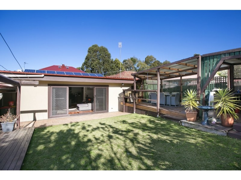 18 Dumfries Avenue, Mount Ousley NSW 2519