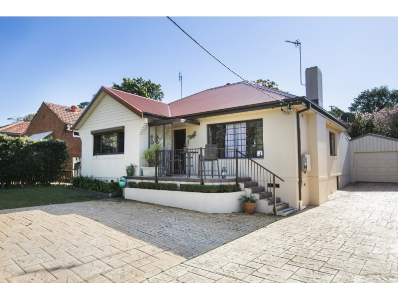 18 Dumfries Avenue, Mount Ousley NSW 2519