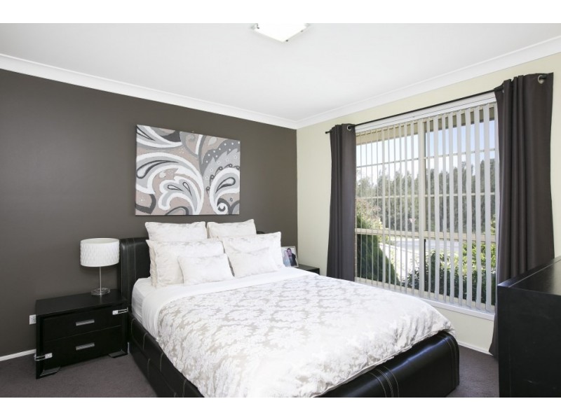 15 Woodside Circuit, Horsley NSW 2530