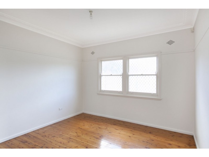 18 Ajax Avenue, North Wollongong NSW 2500