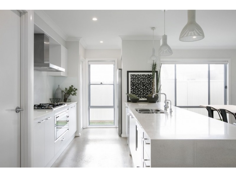 8 Clipper Avenue, Shell Cove NSW 2529