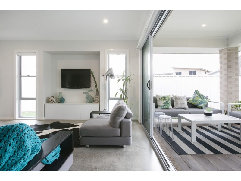 8 Clipper Avenue, Shell Cove NSW 2529