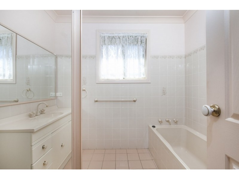 2/1 Armstrong Street, West Wollongong NSW 2500