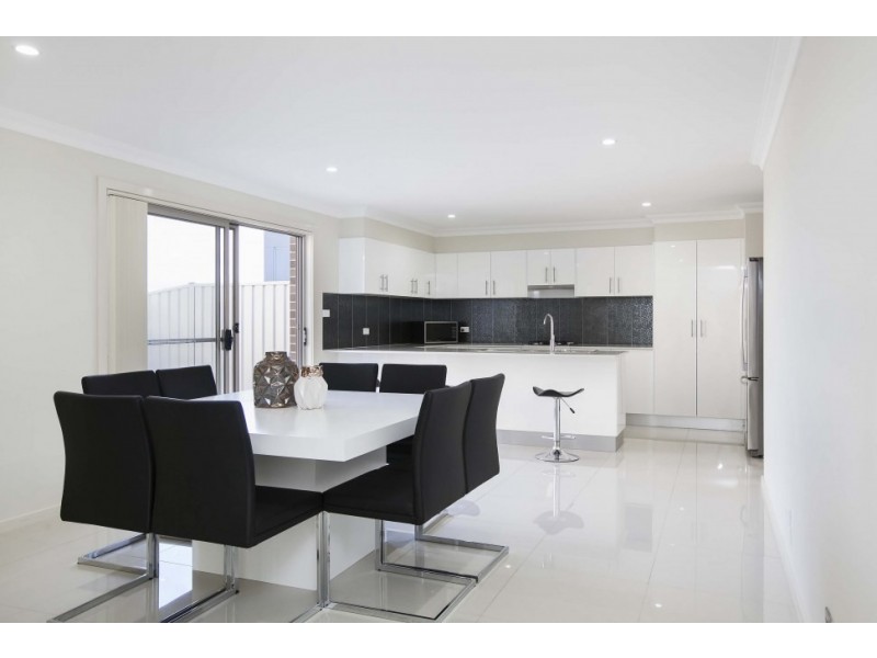 2 Elizabeth Circuit, Flinders NSW 2529