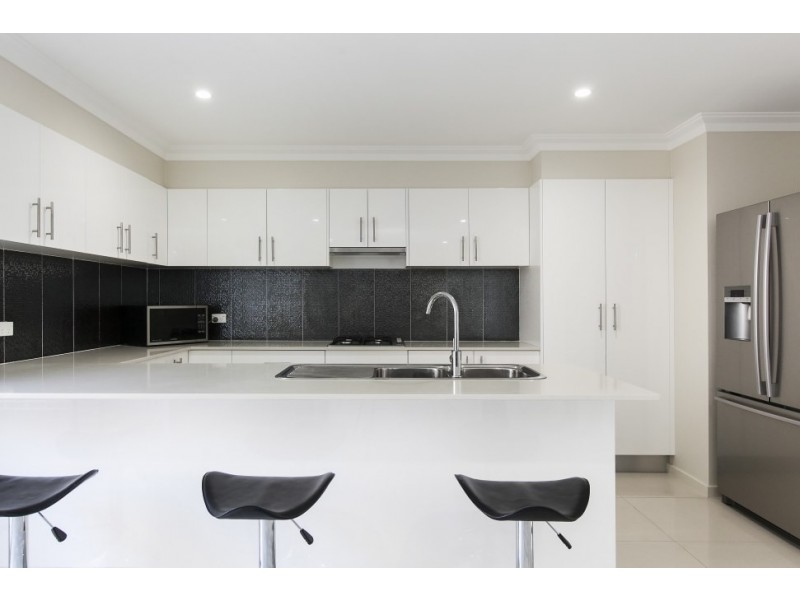 2 Elizabeth Circuit, Flinders NSW 2529