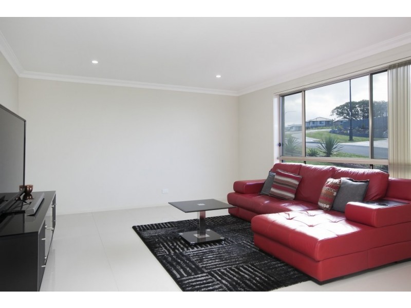 2 Elizabeth Circuit, Flinders NSW 2529