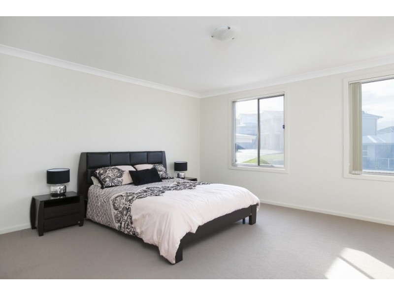 2 Elizabeth Circuit, Flinders NSW 2529