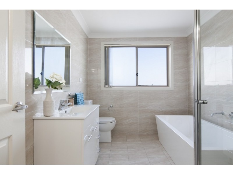 2 Elizabeth Circuit, Flinders NSW 2529