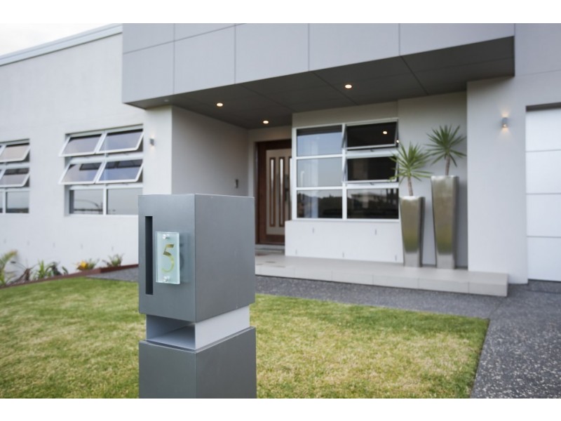 5 Miriam Place, Flinders NSW 2529