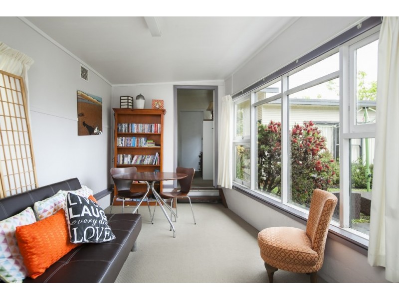 79 The Avenue, Mount Saint Thomas NSW 2500