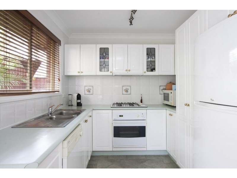 4/10 Gordon Street, Woonona NSW 2517